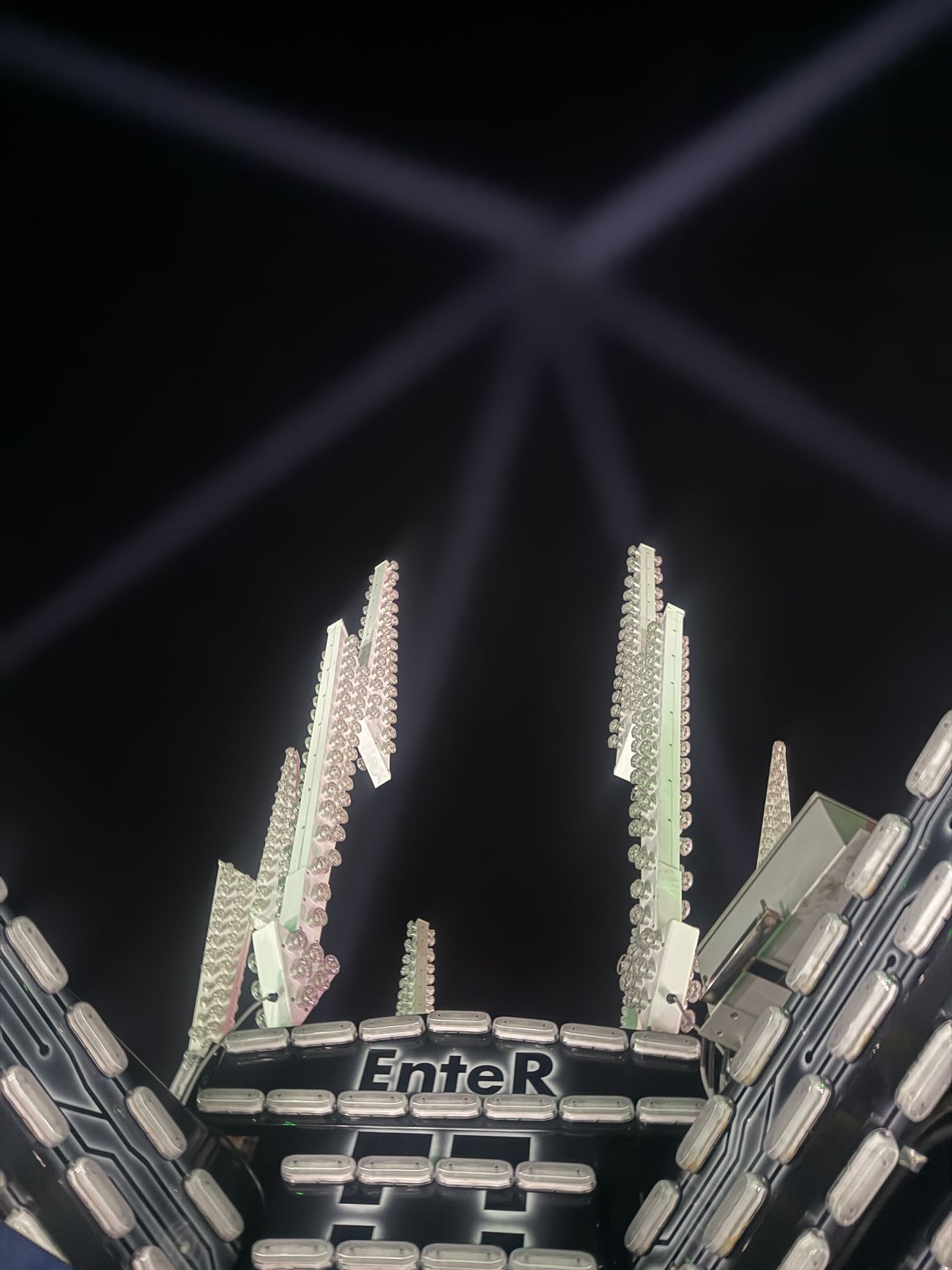 EnteR 6.0 running with smoke and lighting